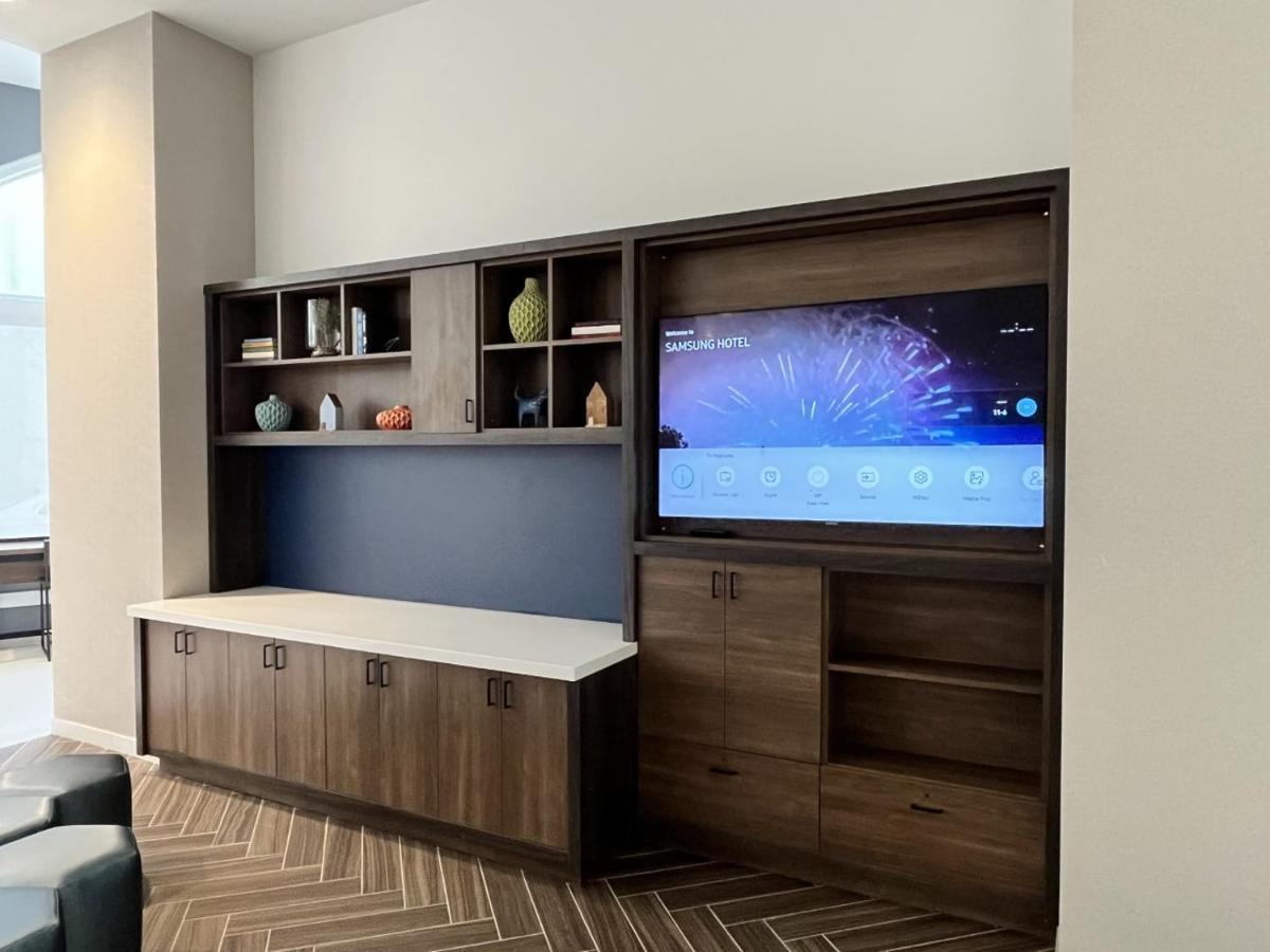 Home2 Suites By Hilton St Louis Downtown Saint Louis Bagian luar foto